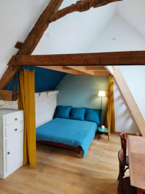 Agréable maisonnette en duplex, avec patio proche mer
